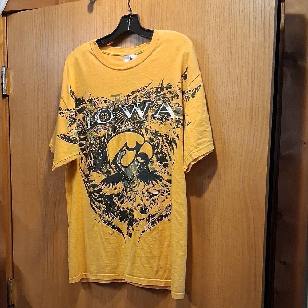 Hawkeyes, Tri Lake Inc, Size Large, Short Sleeve‎ Shirt